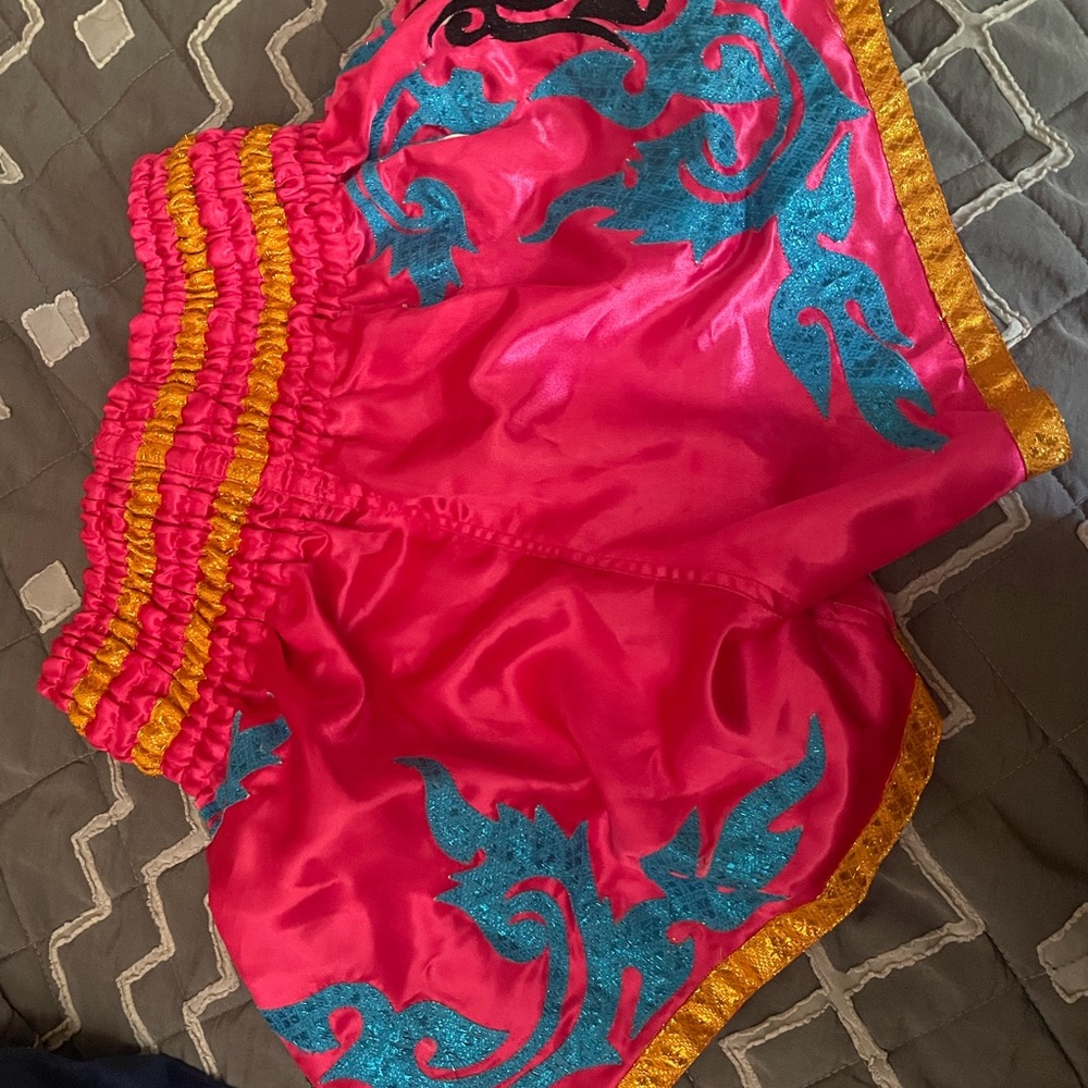 Boxing shorts fashion trend - Picture 3 of 5